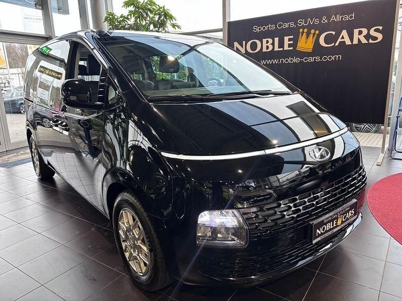 Schwarz Gebraucht 2024 Hyundai Staria Trend Van | 38.990 € (Superpreis) - Bild 1/4
