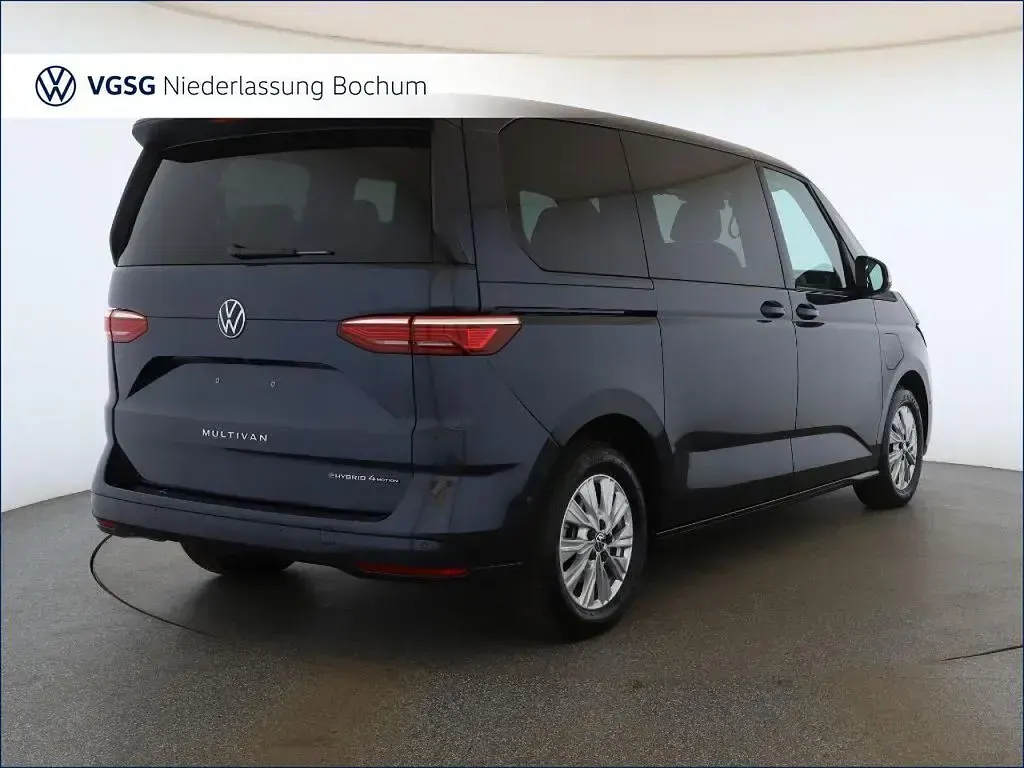 Occasion VW Multivan Basis 177 ch (130 kW) 2025 Bleue Monospace