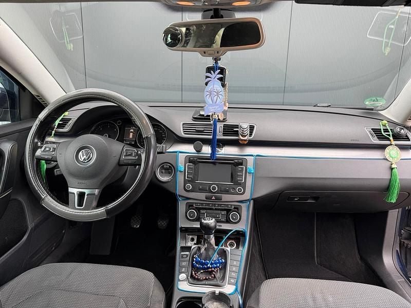 Blau Gebraucht 2011 VW Passat Kombi | 4.000 € (Superpreis) - Bild 1/4