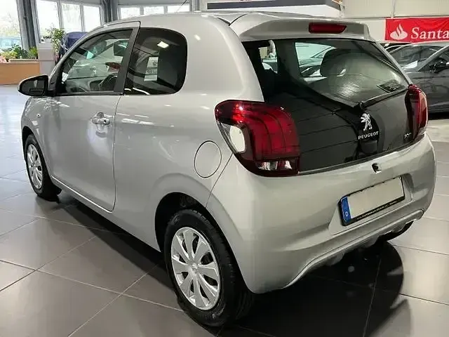 Gebraucht Peugeot 108 Active 72 PS (52 kW) 2019 Grau Kleinwagen