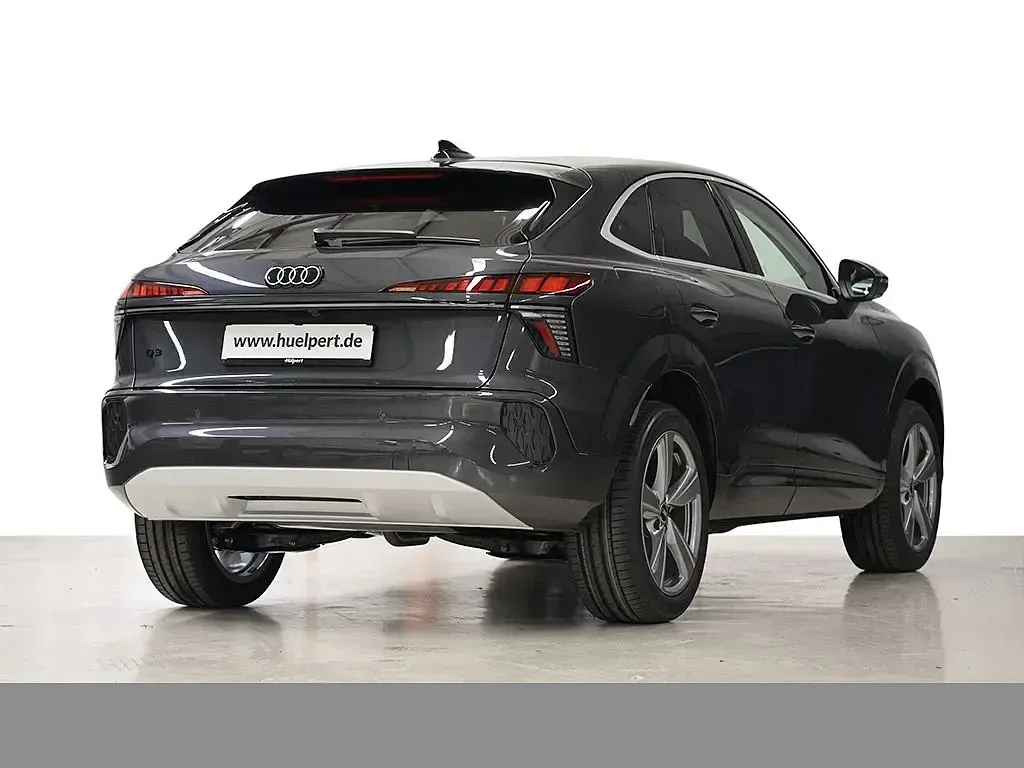 Neu Audi Q3 Sportback Sport 150 PS (110 kW) 2026 Tamboragrau metallic SUV
