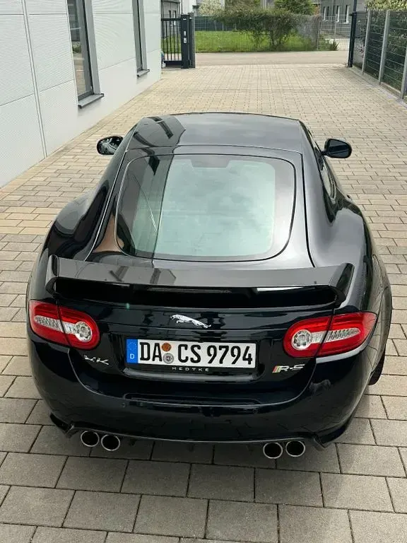 Używany Jaguar XKR R 551 KM (405 kW) 2012 Czarny Coupe