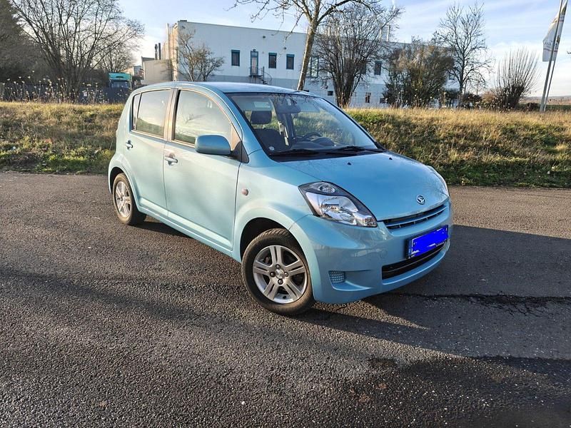 Blau Gebraucht 2008 Daihatsu Sirion Kleinwagen | 4.500 € (Fairer Preis) - Bild 1/4