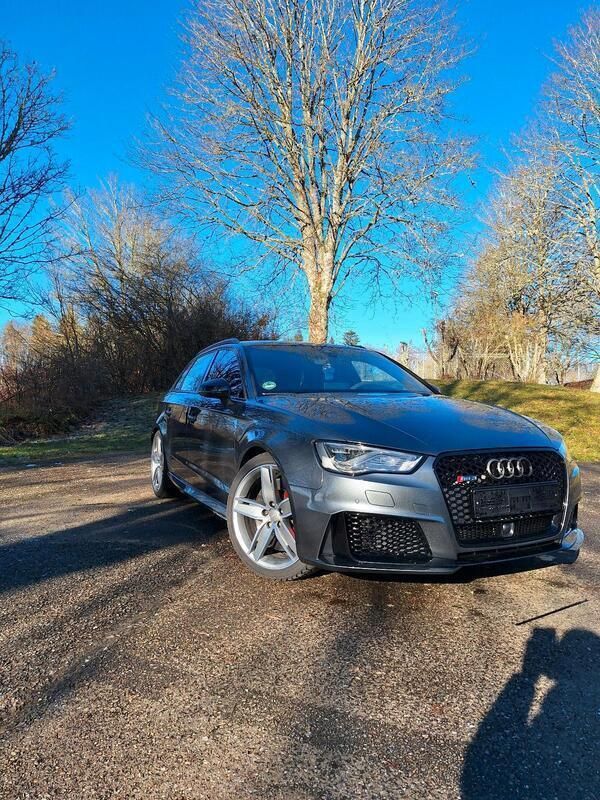 Grau Gebraucht 2016 Audi RS3 Kleinwagen | 31.999 € (Fairer Preis) - Bild 1/4