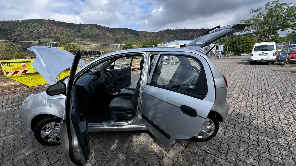 Gebraucht Chevrolet Matiz 52 PS (38 kW) 2010 Silber Kleinwagen