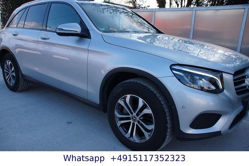 Gebraucht Mercedes GLC250 204 PS (150 kW) 2019 Silber Pickup