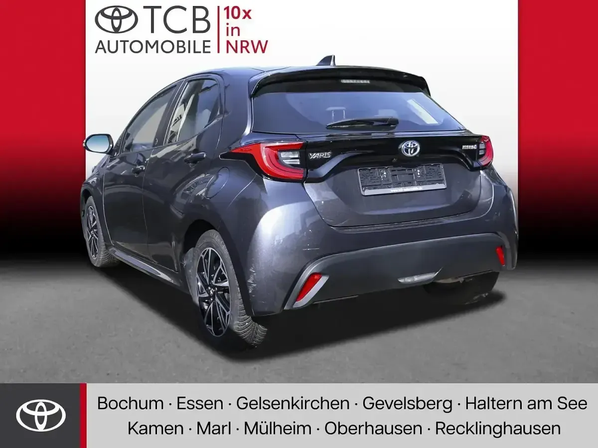 Gebraucht Toyota Yaris Basis 116 PS (85 kW) 2022 Marlingrau metallic Kleinwagen