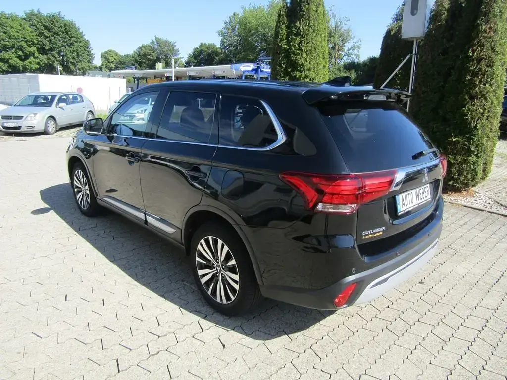 Gebraucht Mitsubishi Outlander Diamant Edition 150 PS (110 kW) 2019 Schwarz SUV
