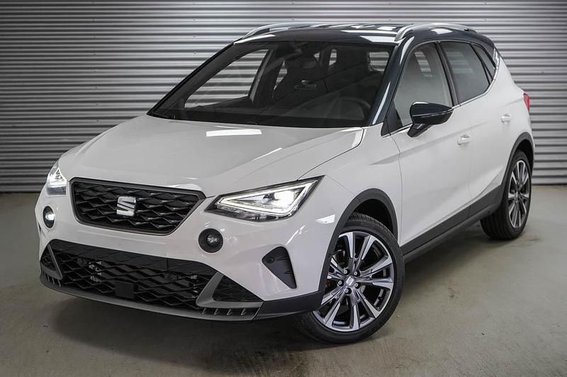 Candy weiãÿ/dach grau uni (b4s7) Neu 2025 Seat Arona FR SUV | 28.671 € (Fairer Preis) - Bild 1/4
