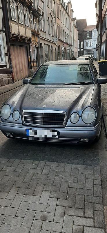 Gebraucht 1996 Mercedes E200 Limousine | 1.300 € (Superpreis) - Bild 1/4