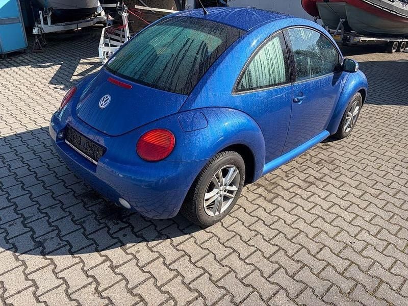 Second-hand VW Beetle 101 CP (74 kW) 2004 Albastru Hatchback