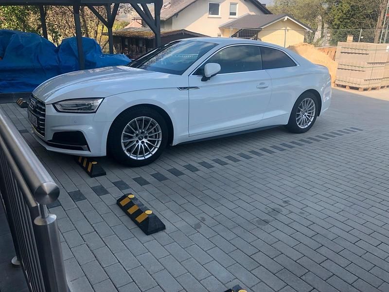 Weiß Gebraucht 2017 Audi A5 S-Line Coupé | 24.500 € (Fairer Preis) - Bild 1/4