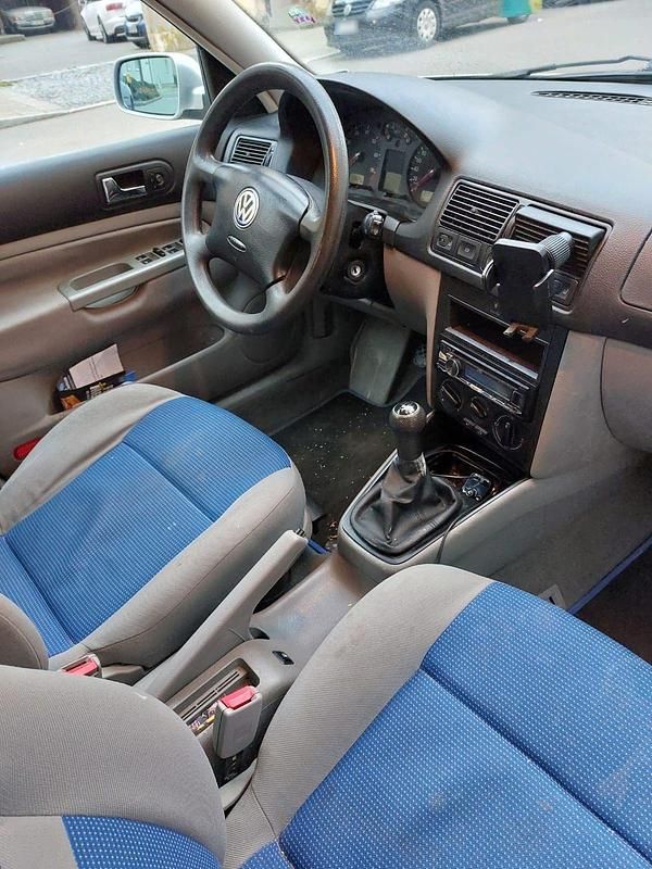 Gebraucht VW Golf IV 105 PS (77 kW) 2001 Silber Limousine