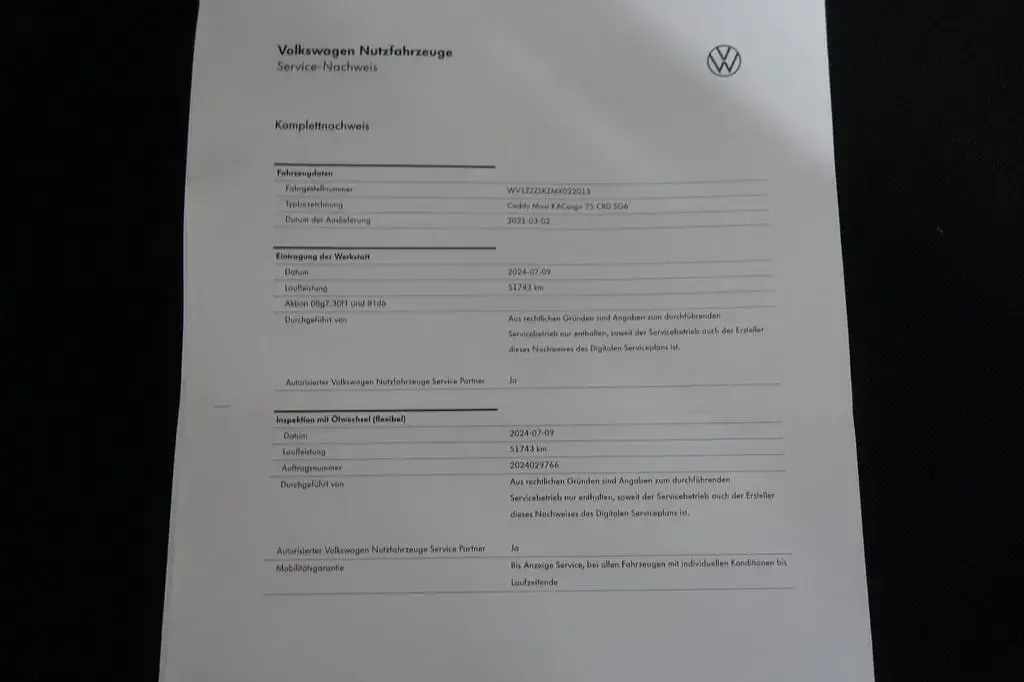 Gebraucht VW Caddy 102 PS (75 kW) 2021 Schwarz Van / Kleinbus