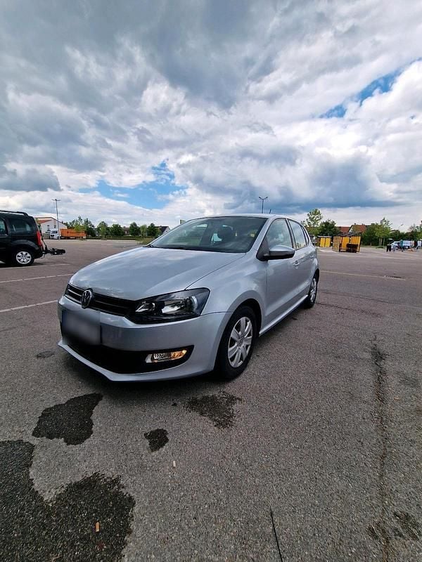 Gebraucht VW Polo 60 PS (44 kW) 2010 Grau Kleinwagen