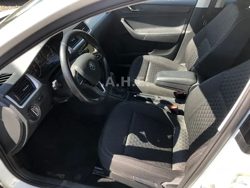 Gebraucht Skoda Rapid Drive 125 PS (91 kW) 2017 Weiß Kleinwagen