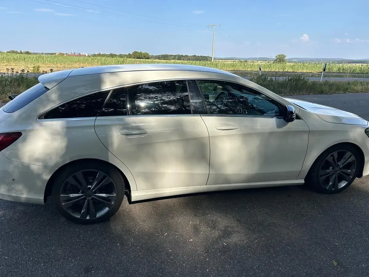 Gebraucht Mercedes CLA200 Shooting Brake 156 PS (114 kW) 2016 Weiß Kombi