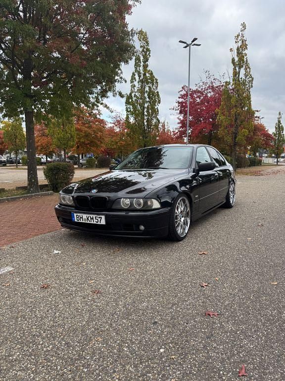 Schwarz Gebraucht 2002 BMW 520 Lifestyle Limousine | 4.700 € (Teuer) - Bild 1/4
