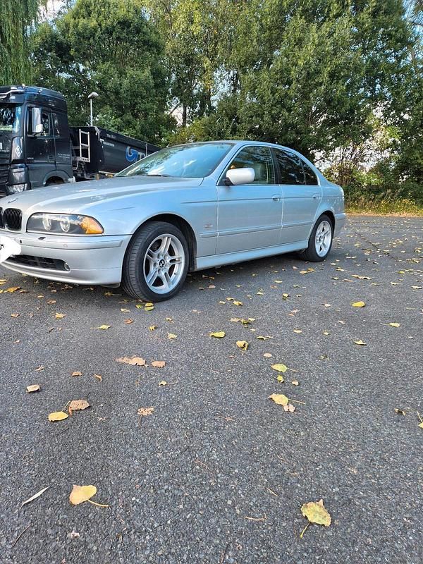 Silber Gebraucht 2001 BMW 530 Limousine | 6.300 € (Fairer Preis) - Bild 1/4