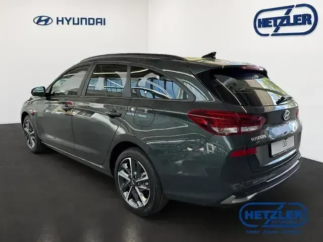 Gebraucht Hyundai i30 Advantage 120 PS (88 kW) 2024 Grün Kombi