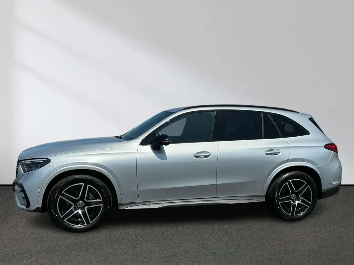 Gebraucht Mercedes GLC200 AMG line 204 PS (150 kW) 2025 Silber SUV