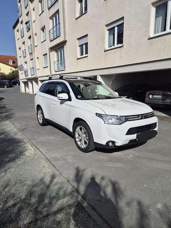 Gebraucht Mitsubishi Outlander 150 PS (110 kW) 2013 Weiß SUV