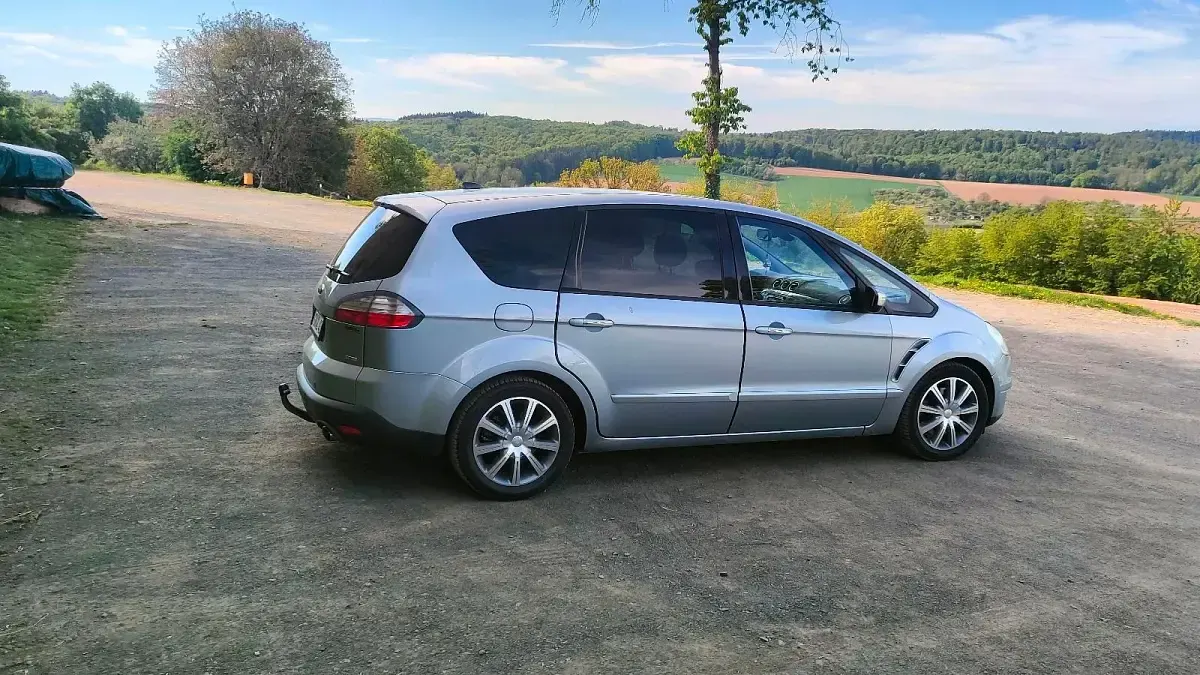 Gebraucht Ford S-MAX Titanium 175 PS (128 kW) 2008 Silber Van / Kleinbus