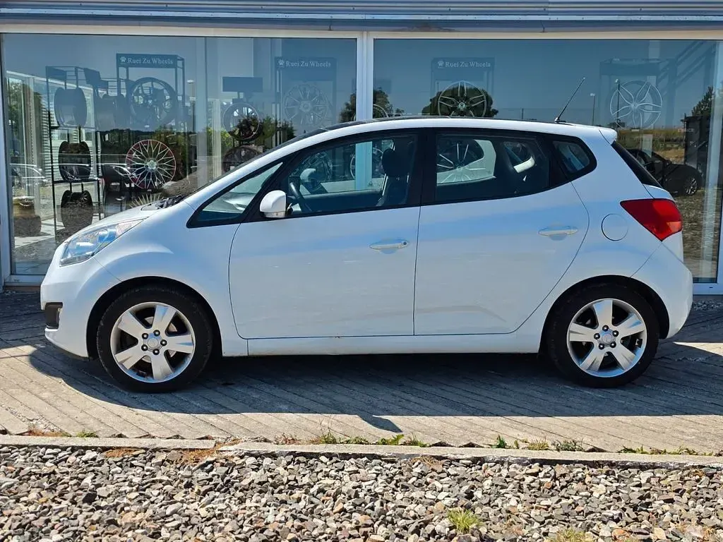 Gebraucht Kia Venga Spirit 90 PS (66 kW) 2013 Weiß Kleinwagen