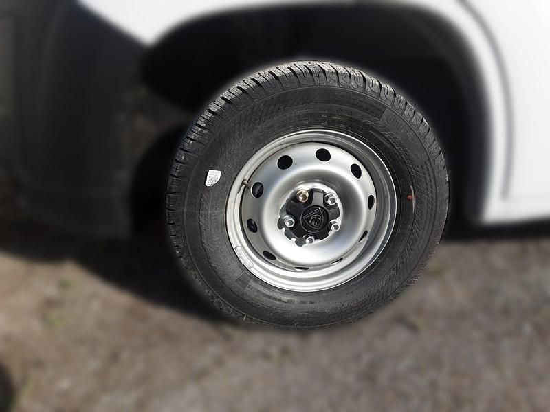 Gebraucht Peugeot Boxer 140 PS (102 kW) 2025 Weiß Van