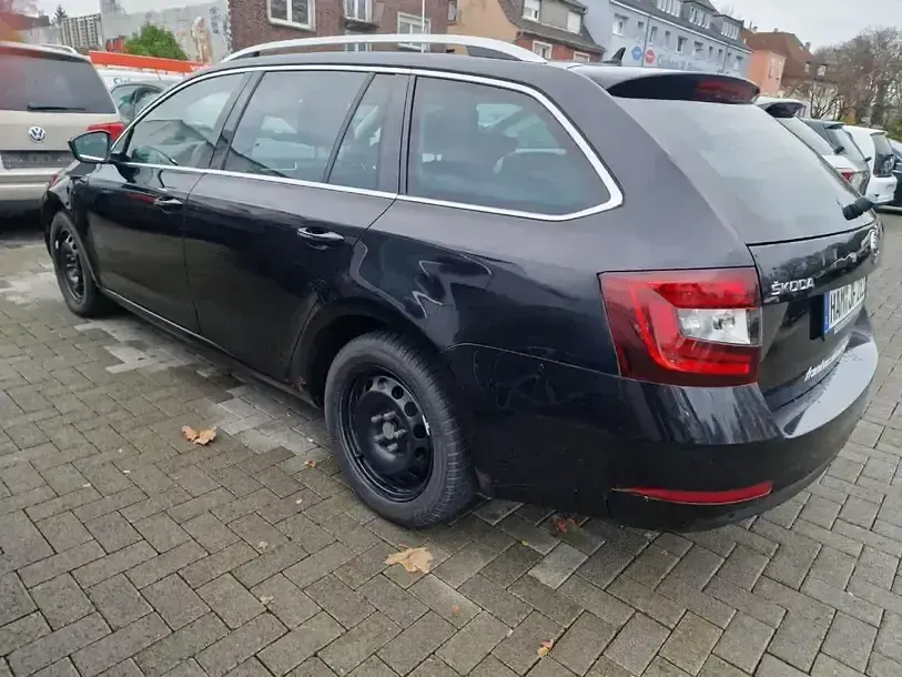 Gebraucht Skoda Octavia Style 150 PS (110 kW) 2018 Black magic perleffekt (metallic) Kombi