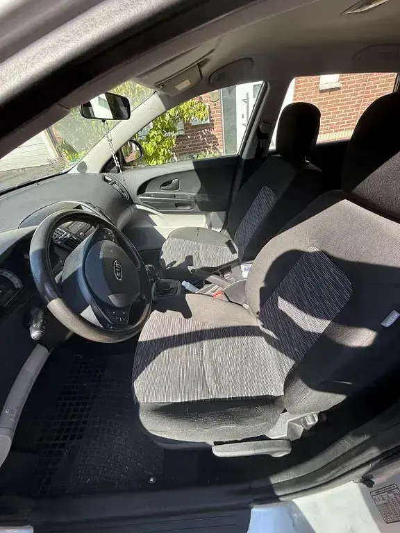 Gebraucht Kia Ceed Vision 109 PS (80 kW) 2009 Silber Kleinwagen