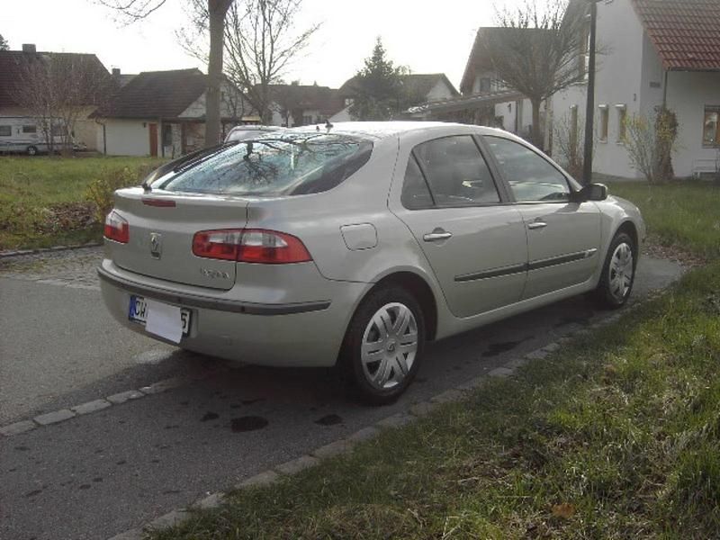Gebraucht Renault Laguna II Initiale 207 PS (152 kW) 2002 Silber Limousine