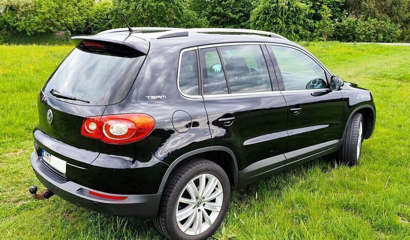 Schwarz Gebraucht 2012 VW Tiguan Trendline SUV | 11.900 € (Fairer Preis) - Bild 1/4