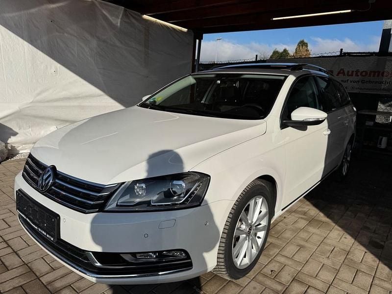 Weiß Gebraucht 2012 VW Passat Highline Kombi | 6.890 € (Guter Preis) - Bild 1/4