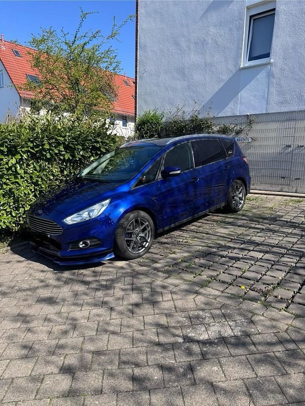 Blau Gebraucht 2016 Ford S-MAX S Van / Kleinbus | 11.200 € (Superpreis) - Bild 1/4