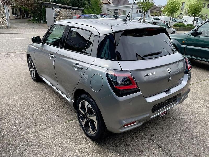 Neu Suzuki Swift Comfort+ 83 PS (61 kW) 2025 Silber Kleinwagen