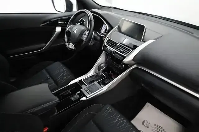 Usado Mitsubishi Eclipse Cross Diamant Edition 163 CV (119 kW) 2020 Negro SUV