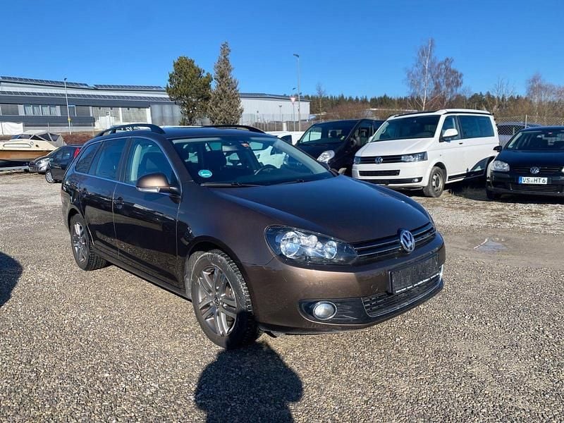 Braun Gebraucht 2013 VW Golf VII Highline Kombi | 5.990 € (Superpreis) - Bild 1/4