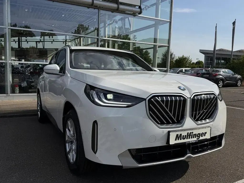 Gebraucht BMW X3 Sport Line 190 PS (139 kW) 2025 Weiß SUV