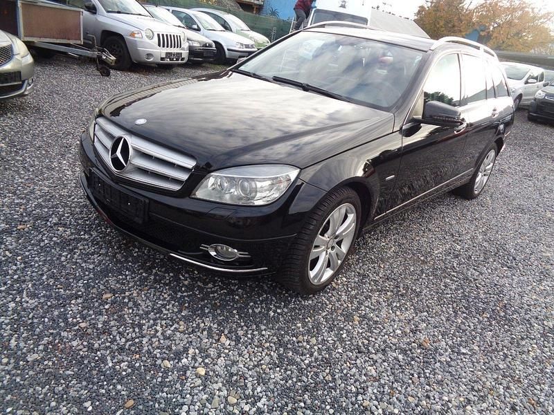 Schwarz Gebraucht 2010 Mercedes C220 Avantgarde Kombi | 6.950 € (Fairer Preis) - Bild 1/3