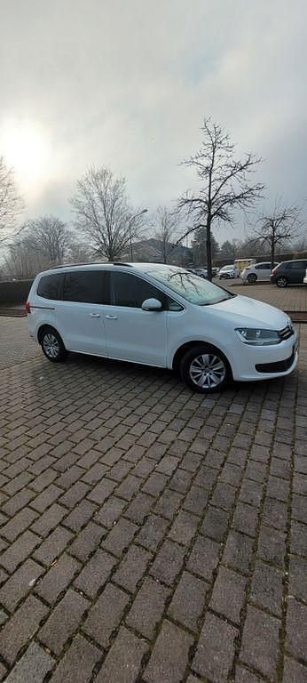 Gebraucht VW Sharan 140 PS (102 kW) 2011 Weiß Van / Kleinbus
