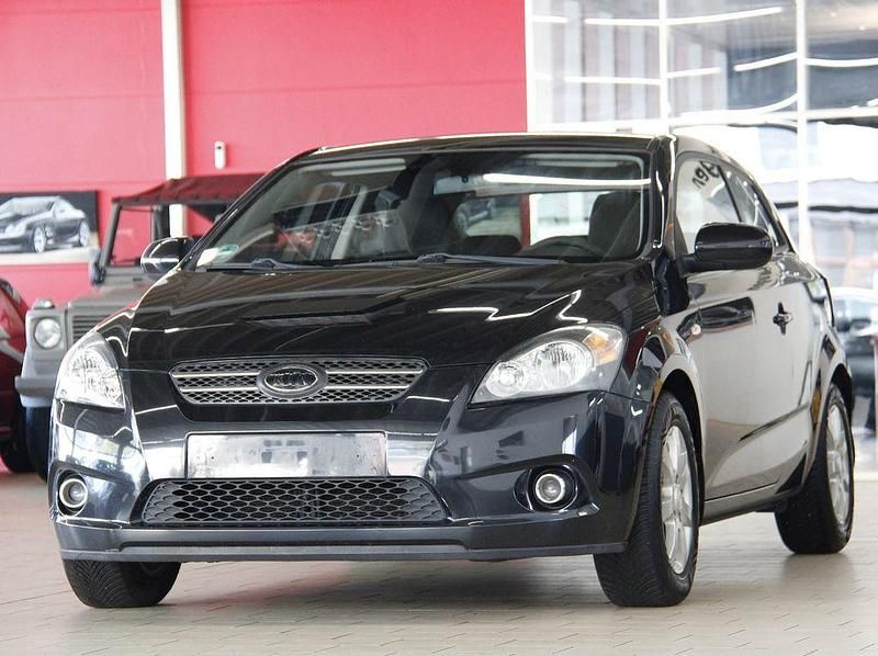 Second-hand Kia Ceed 125 CP (91 kW) 2010 Negru Hatchback