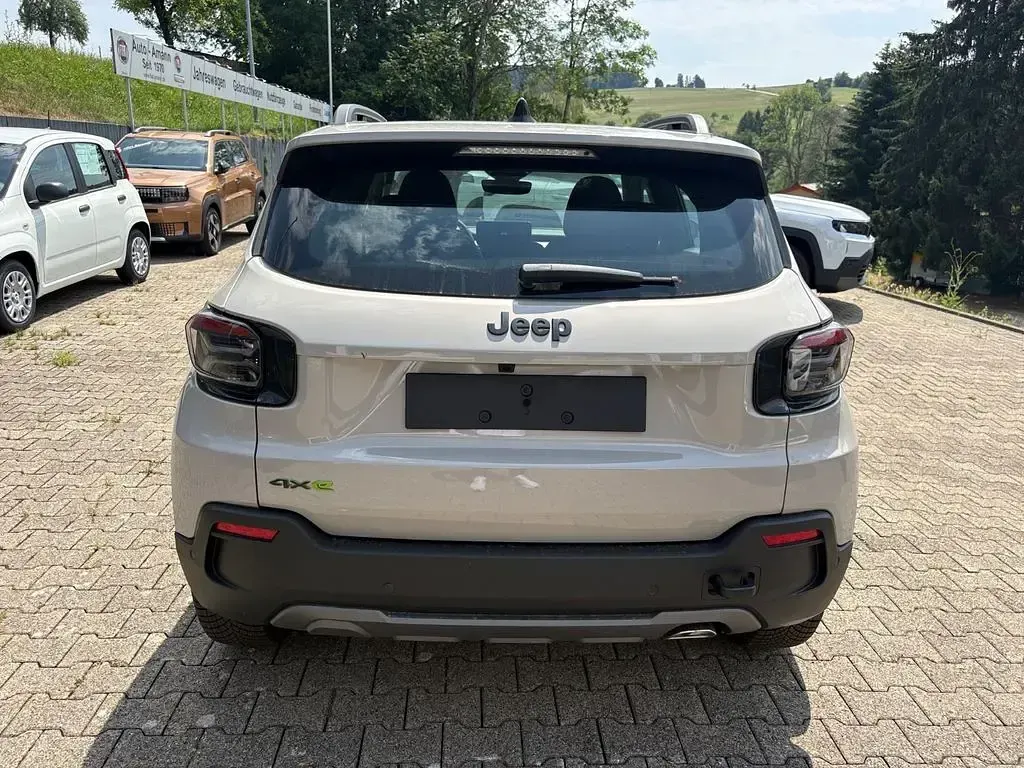 Neu Jeep Avenger 145 PS (106 kW) 2026 Beige SUV