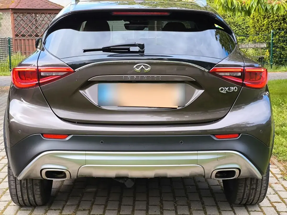 Gebraucht Infiniti QX30 Premium 170 PS (125 kW) 2016 Braun SUV