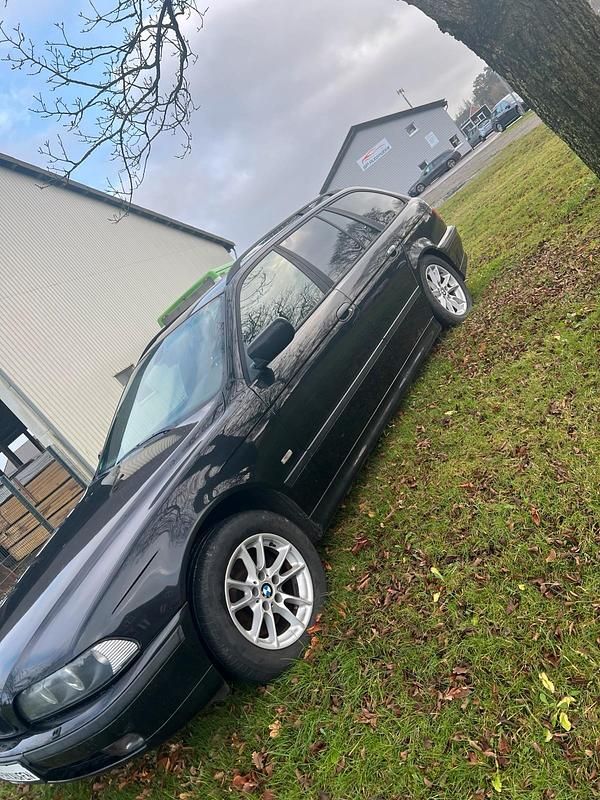 Gebraucht BMW 540 286 PS (210 kW) 1999 Schwarz Kombi