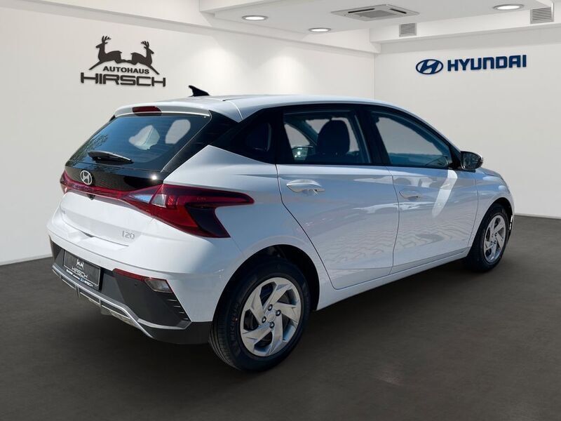 Nowe Hyundai i20 Select 79 KM (58 kW) 2025 Biały Sedan/Limuzyna
