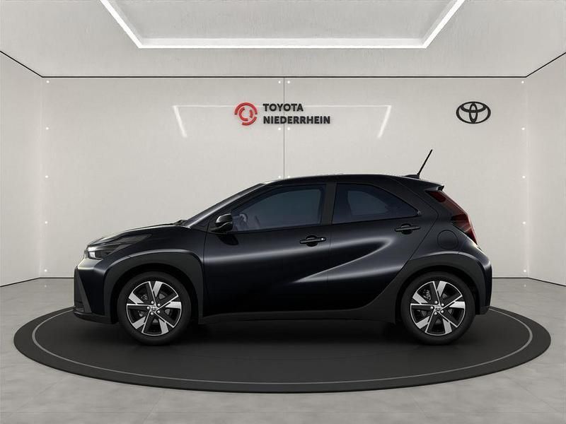 Neu Toyota Aygo X Active 116 PS (85 kW) 2025 Mysticschwarz SUV
