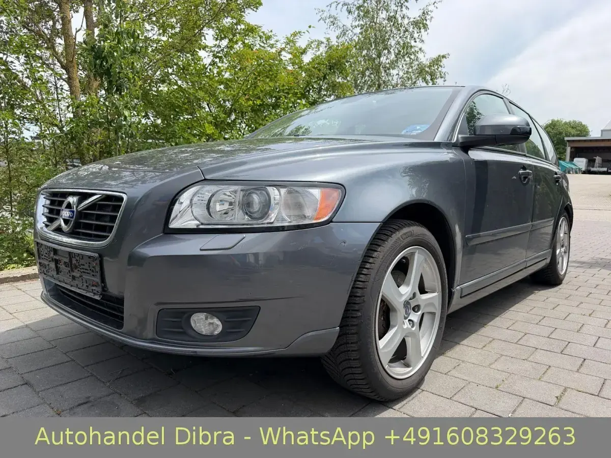 Gebraucht Volvo V50 Business Edition 114 PS (83 kW) 2011 Grau Kombi