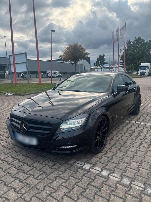 Schwarz Gebraucht 2011 Mercedes CLS350 Limousine | 18.000 € (Guter Preis) - Bild 1/4