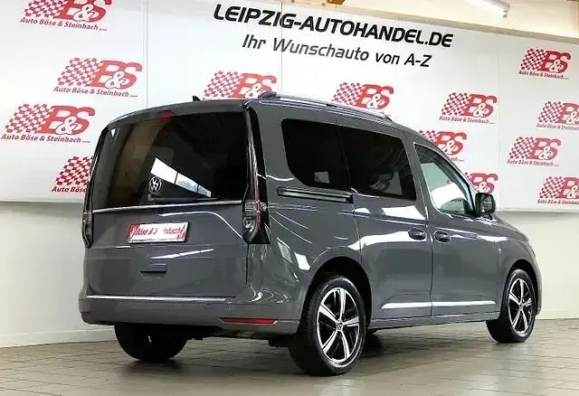 Gebraucht VW Caddy Style 114 PS (83 kW) 2024 Grau Van / Kleinbus